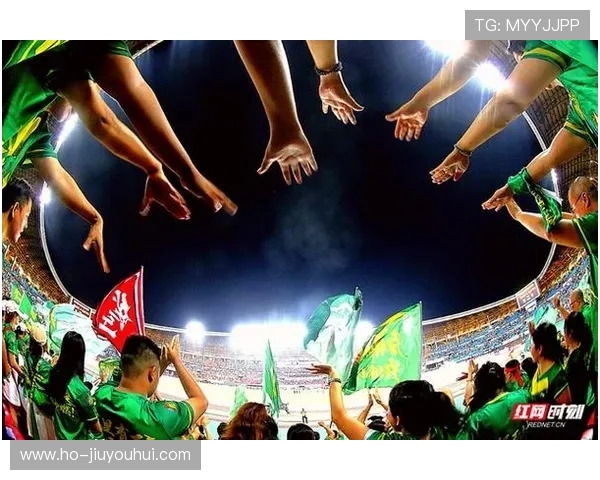 热血球迷的荣耀象征一顶凝聚激情与信仰的足球队帽子